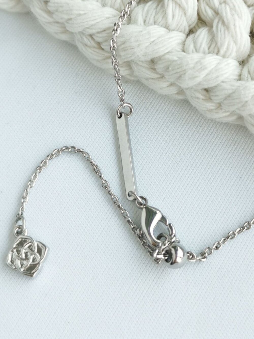 Kendra Scott Volleyball Silver White Mother-of-Pearl Necklace - Picture 4 of 4